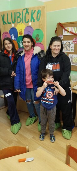 Fotografie Hana Válkova: Na vyčištění zubních kanálků mé dcery