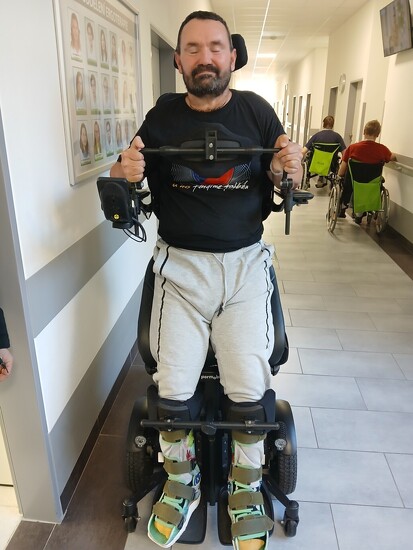Fotografie Kamil Otčenášek: Na elektrický invalidní vozík, který mi po mrtvici zlepší život
